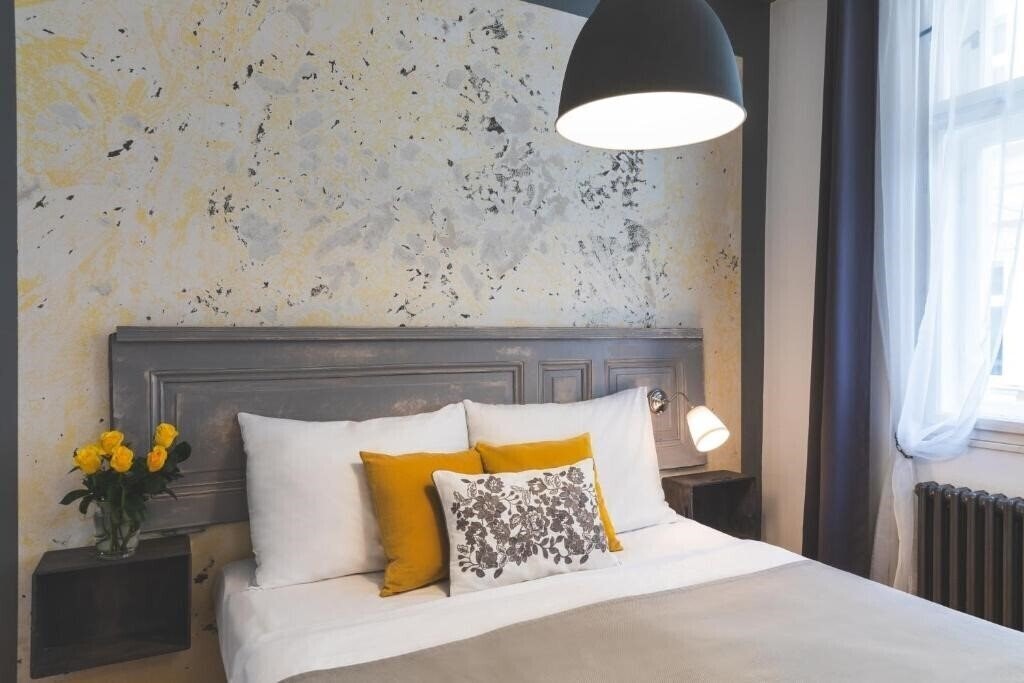 Отель Miss Sophie's Hotel 4*