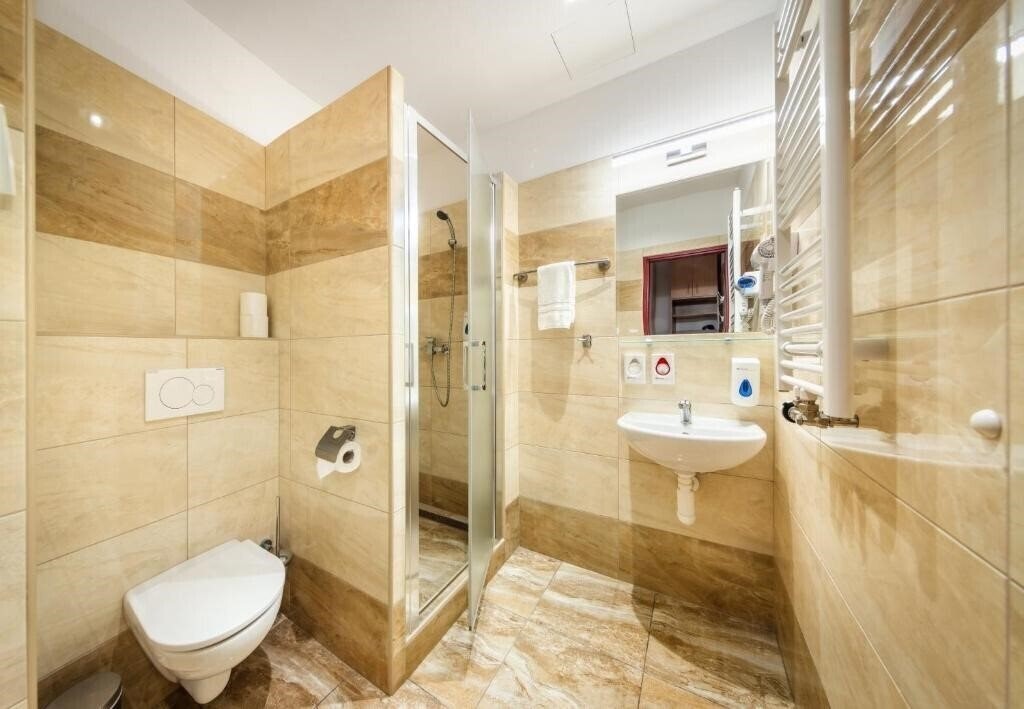 Фотографія Hotel Golden City Garni 3*