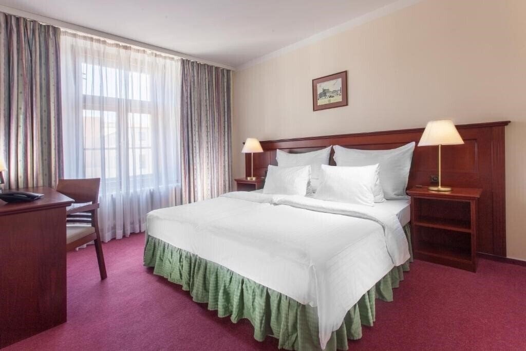 Готель Hotel Lunik 3*