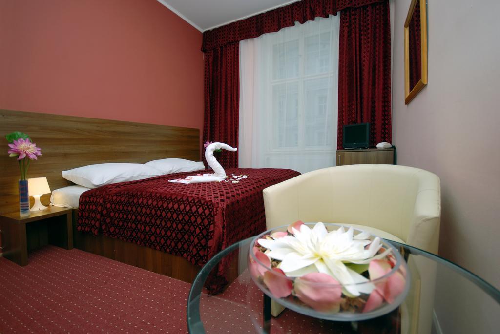 Отель Colloseum 3*