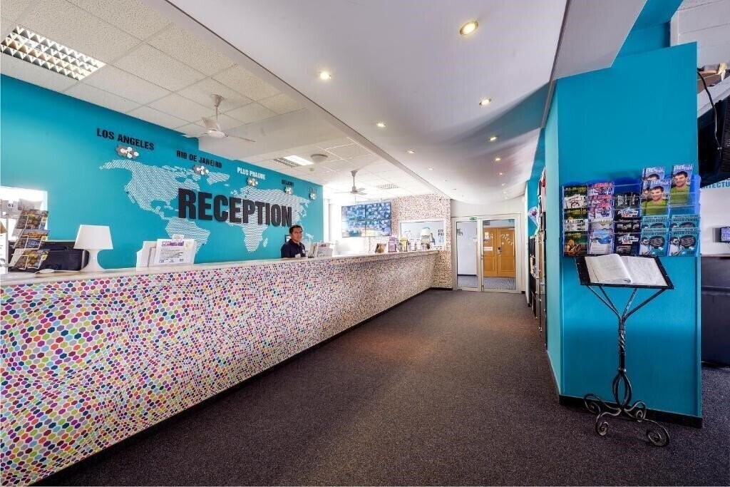 Готель Hostel Plus Prague 2*
