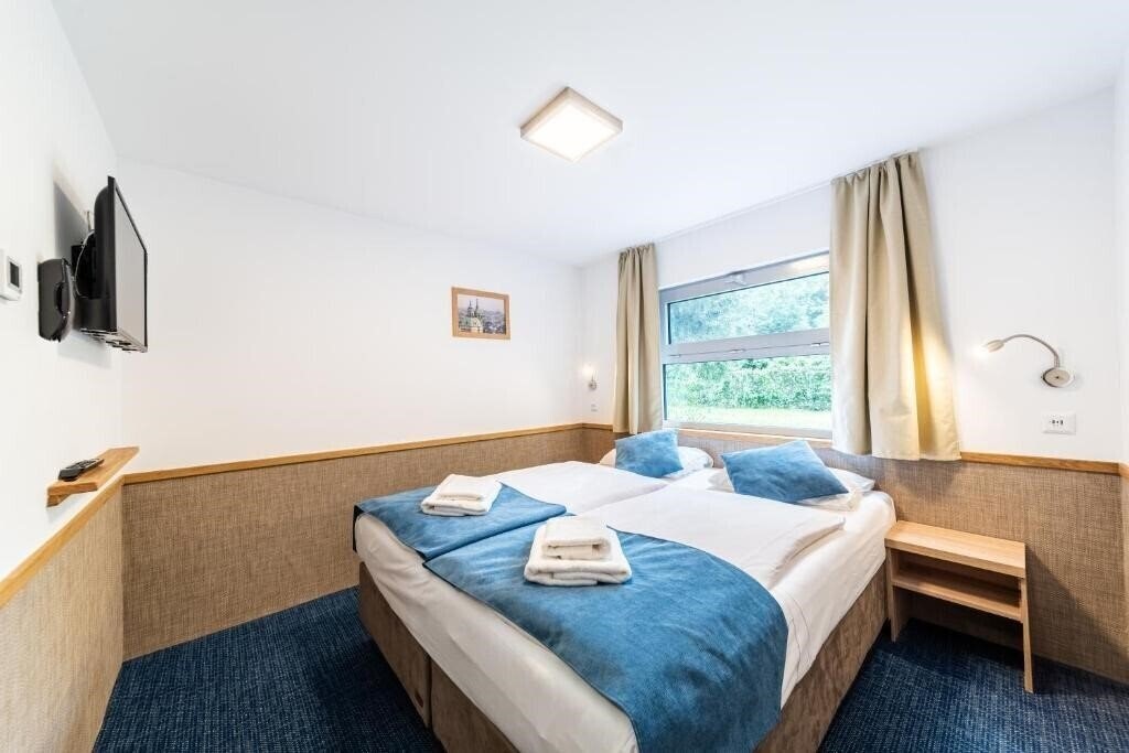 Фото Botel Racek 3*