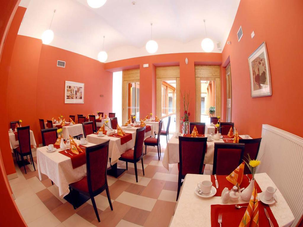 Фотографія Ea Hotel Embassy Prague 4*