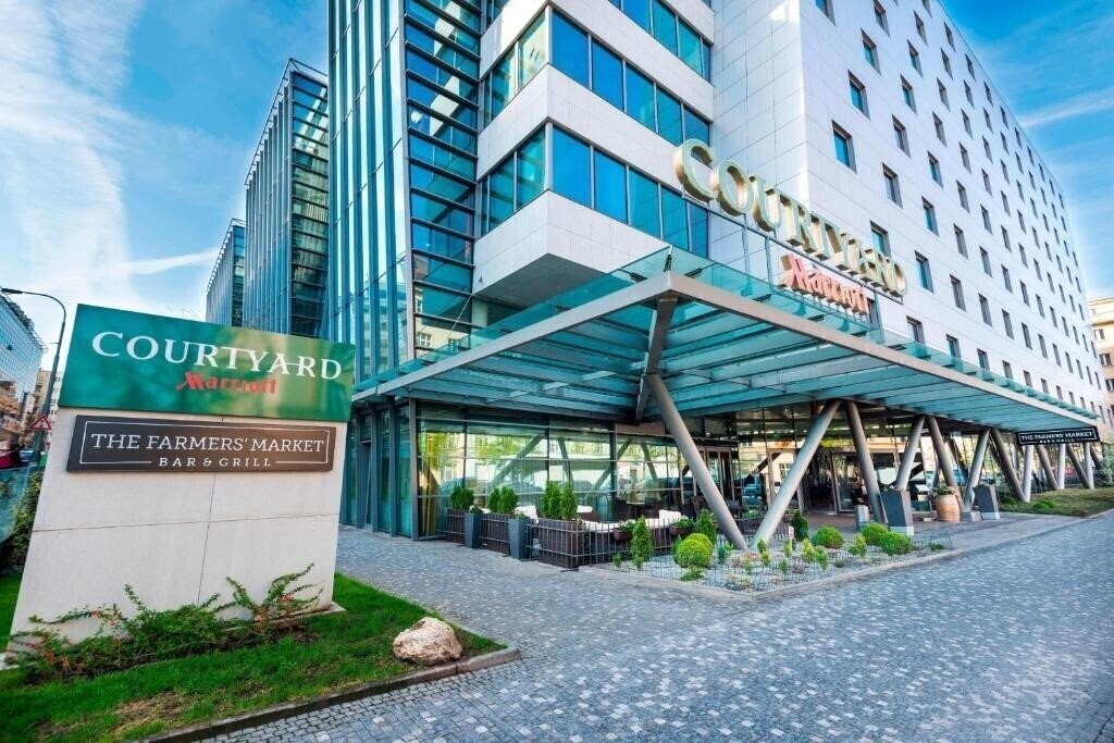 Фото Courtyard Prague City 4*