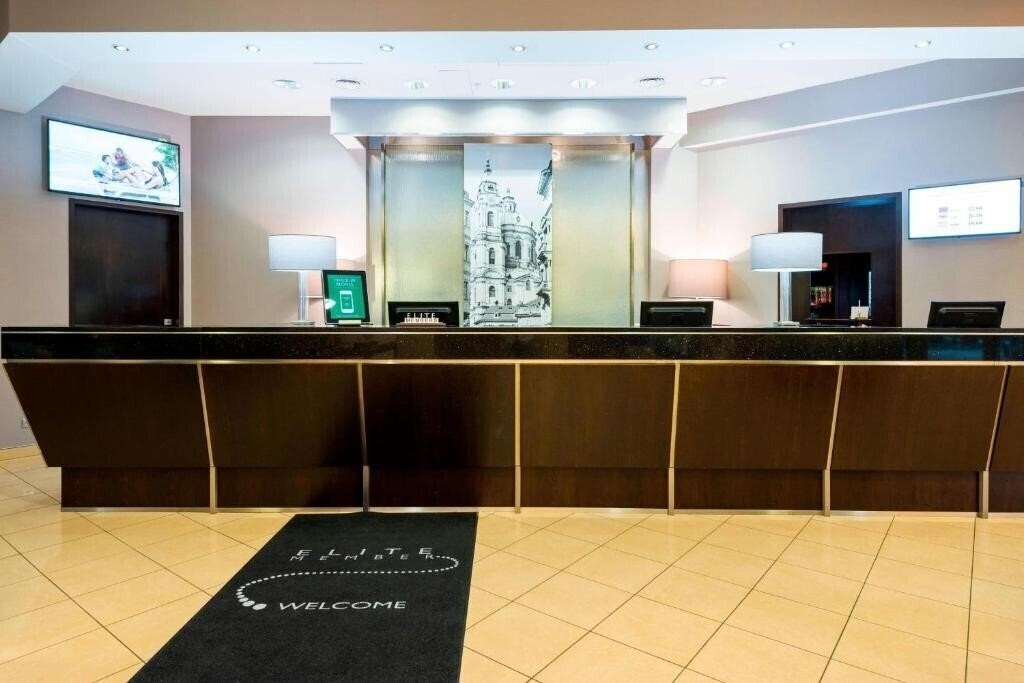 Фотографія Courtyard Prague City 4*