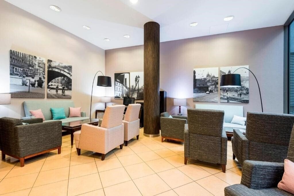 Картинка Courtyard Prague City 4*