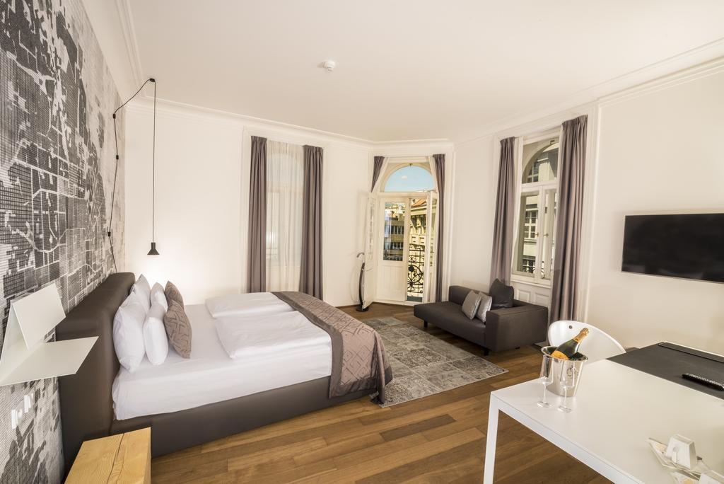 Готель Golden Crown 4*