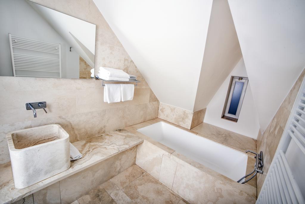 Фотографія Golden Crown 4*