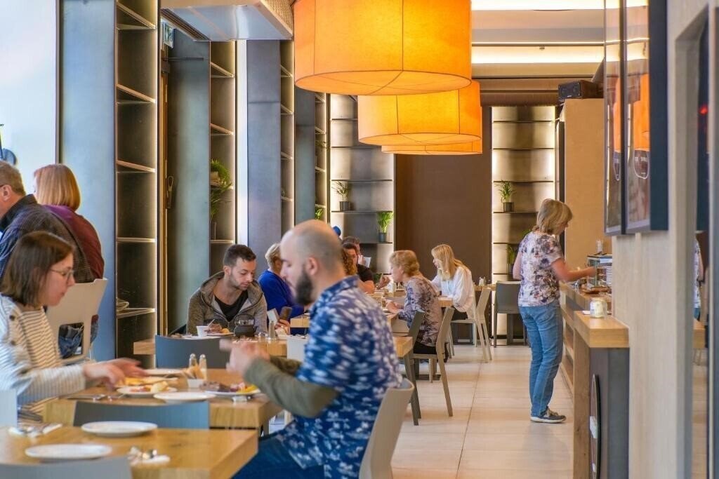 Фотографія Golden Crown 4*