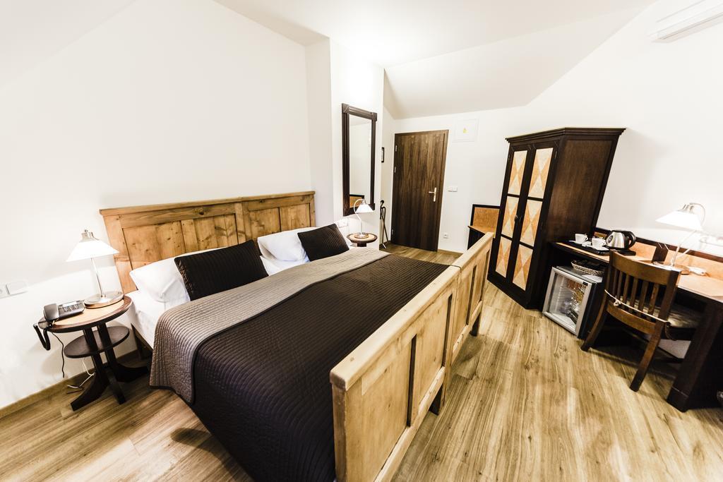 Отель Archibald At The Charles Bridge Hotel 4*