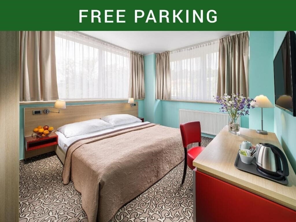 Отель Hotel Michael Praha 4*