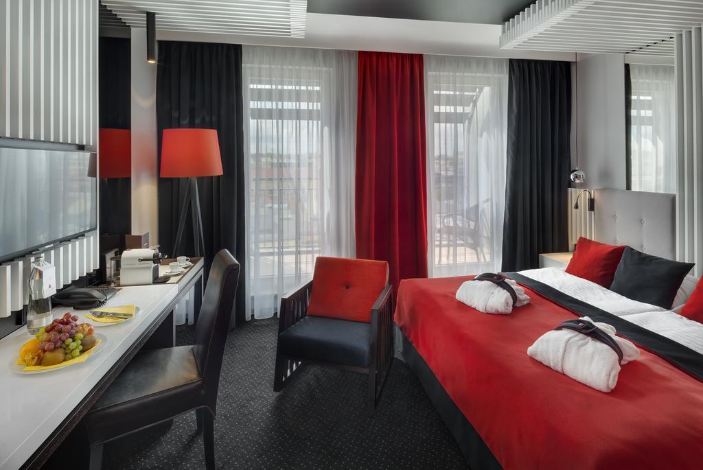 Картинка Clement 4*