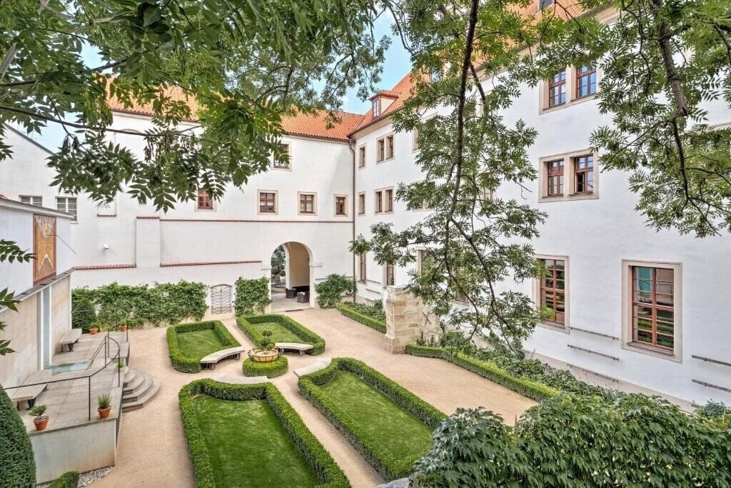 Готель Augustine, A Luxury Collection Hotel 5*