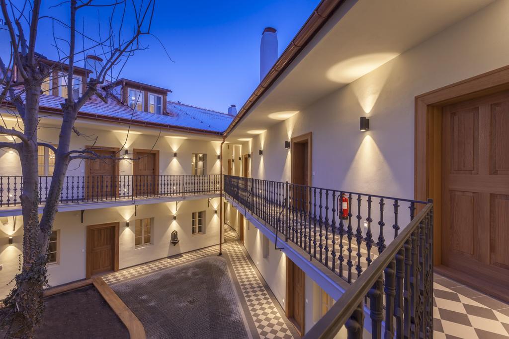 Готель U Bile Lilie 4*