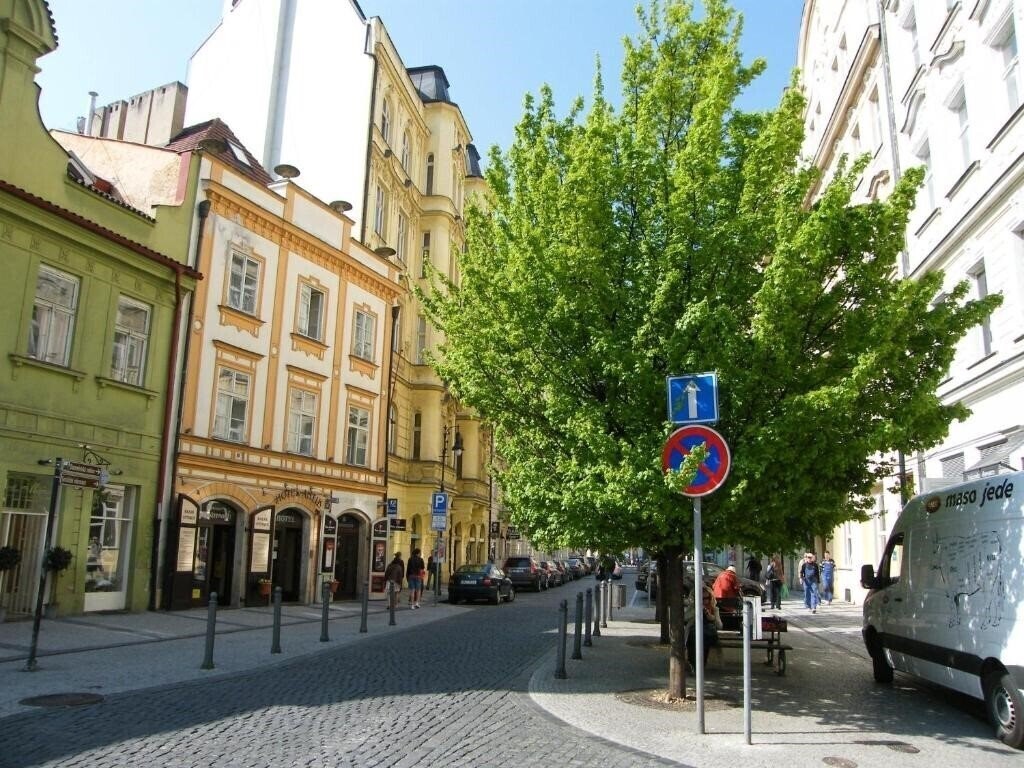 Готель Antik 4*