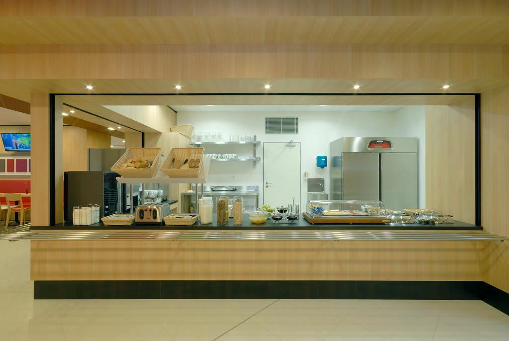 Фотография B & B Hotel Prague-City 3*