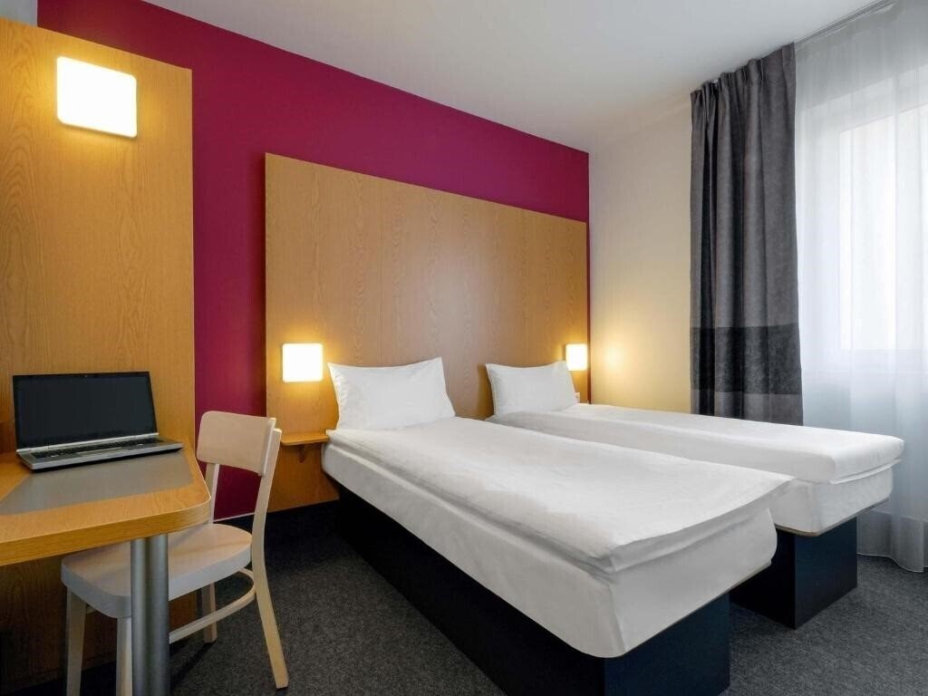 Фото B & B Hotel Prague-City 3*
