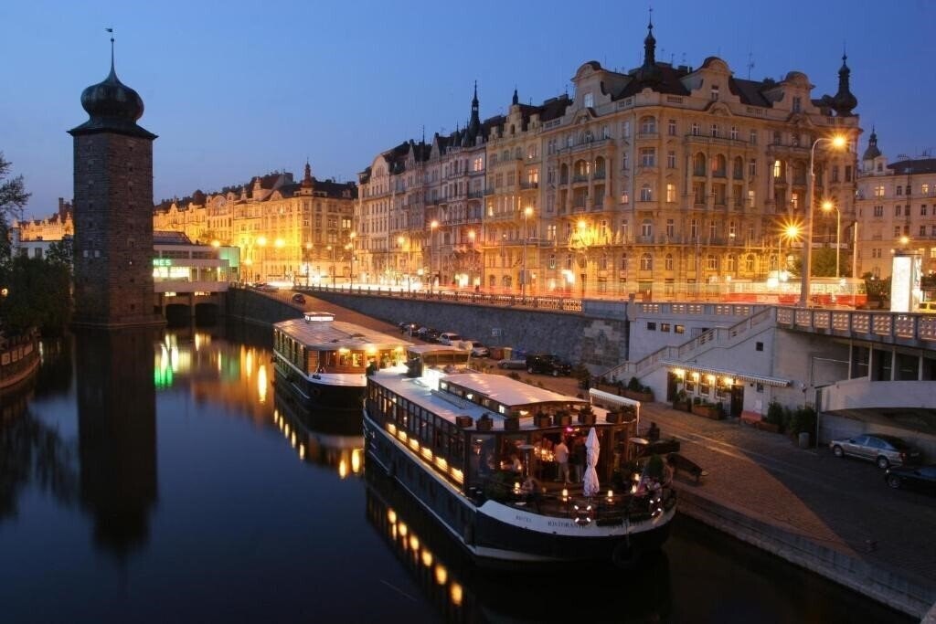 Готель Boat Hotel Matylda 4*