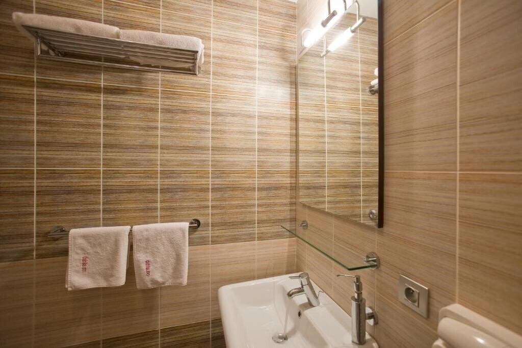 Фотография Dahlia Inn 4*