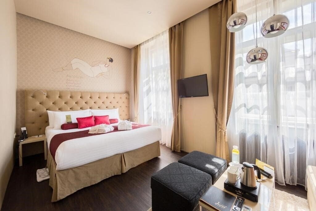 Отель Design Hotel Jewel Prague 4*