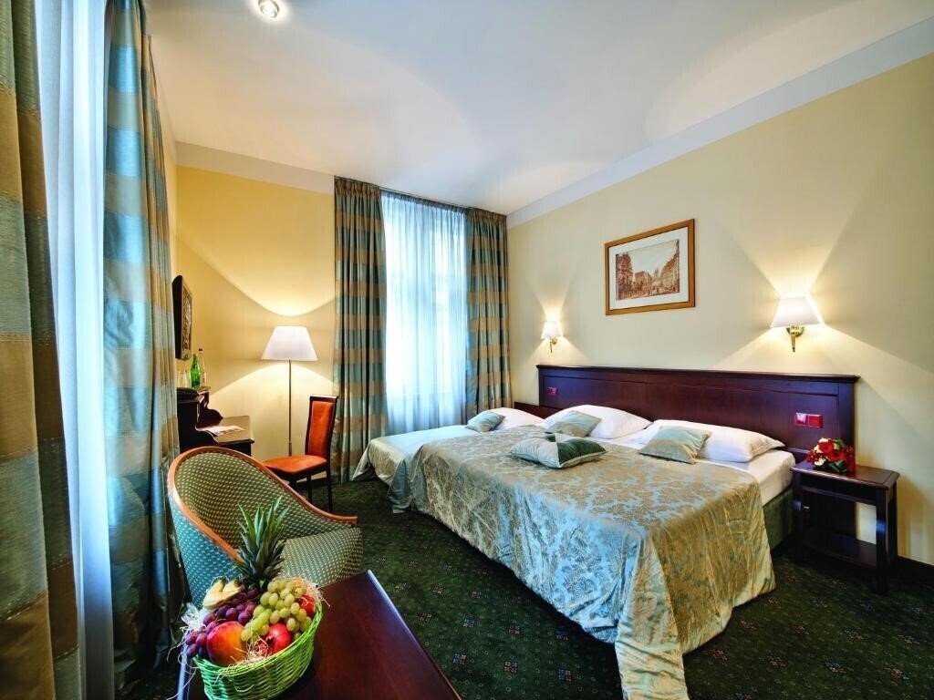 Фото Ea Downtown Suites 4*