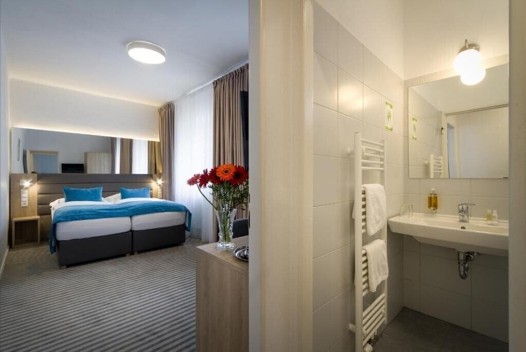 Готель White Lion 4*