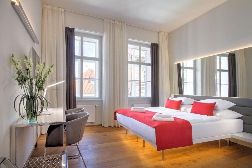 Отель Bishops House 4*