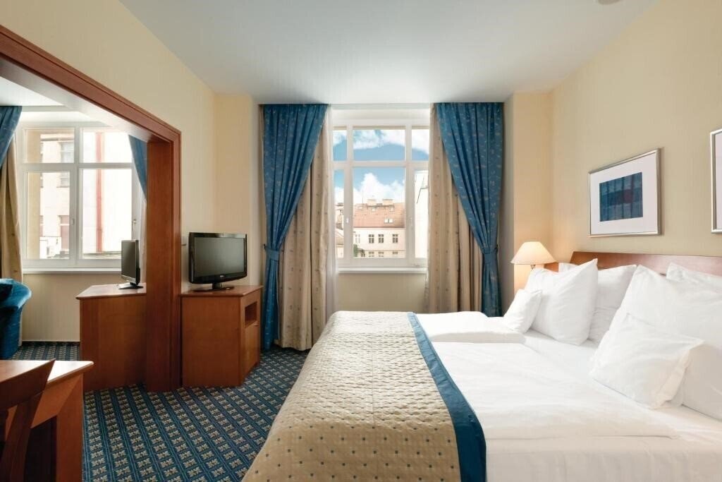 Фотографія Ramada Prague City 4*