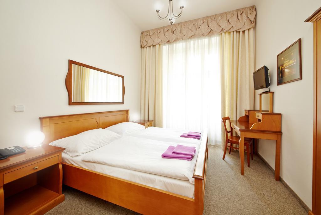 Отель Pension Brezina 3*