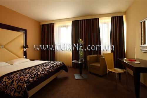 Готель Elephant Prague 4*