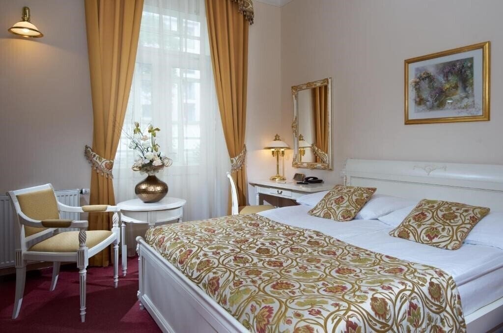 Готель Alqush Downtown 4*