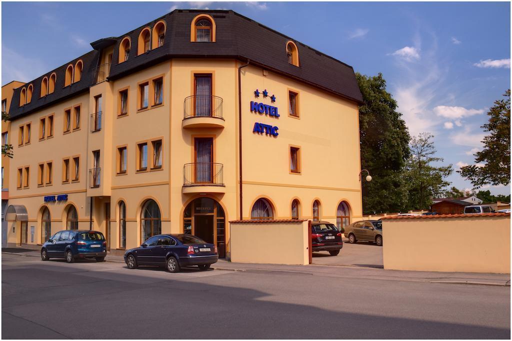 Готель Attic 3*