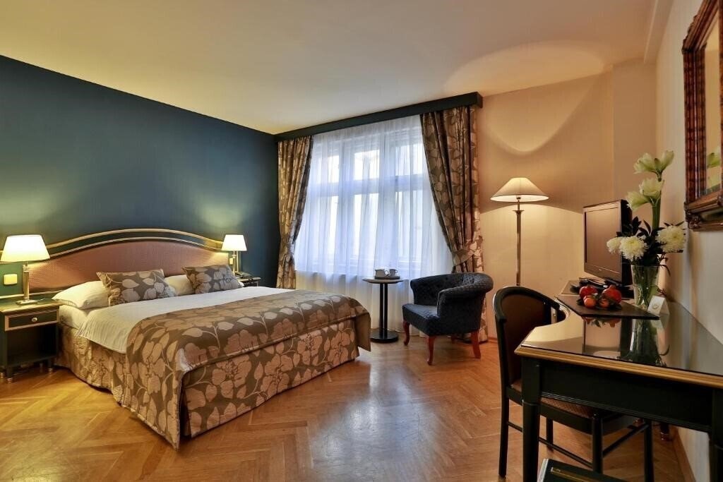 Готель Elysee 4*