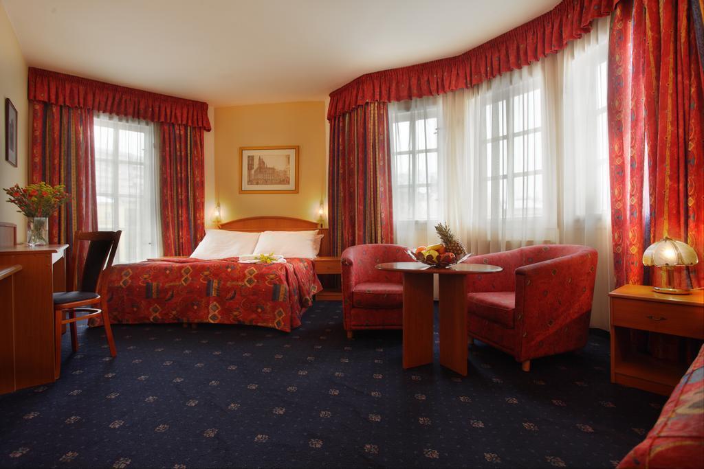 Готель Kavalir 3*