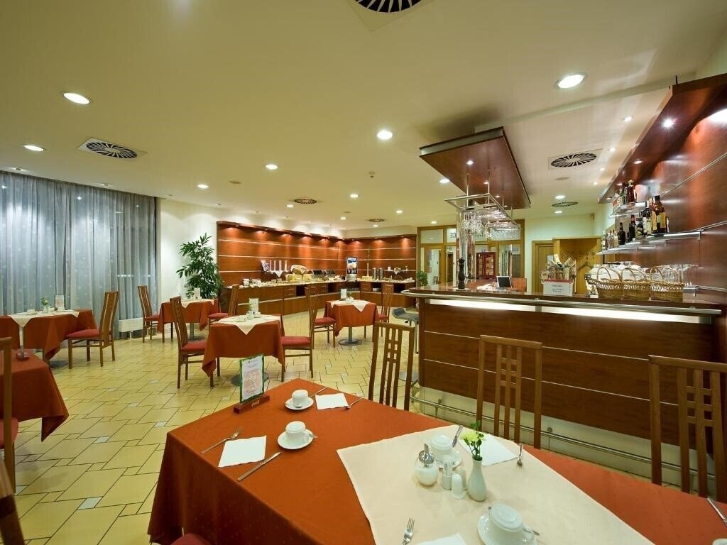 Зображення Ramada Airport 4*