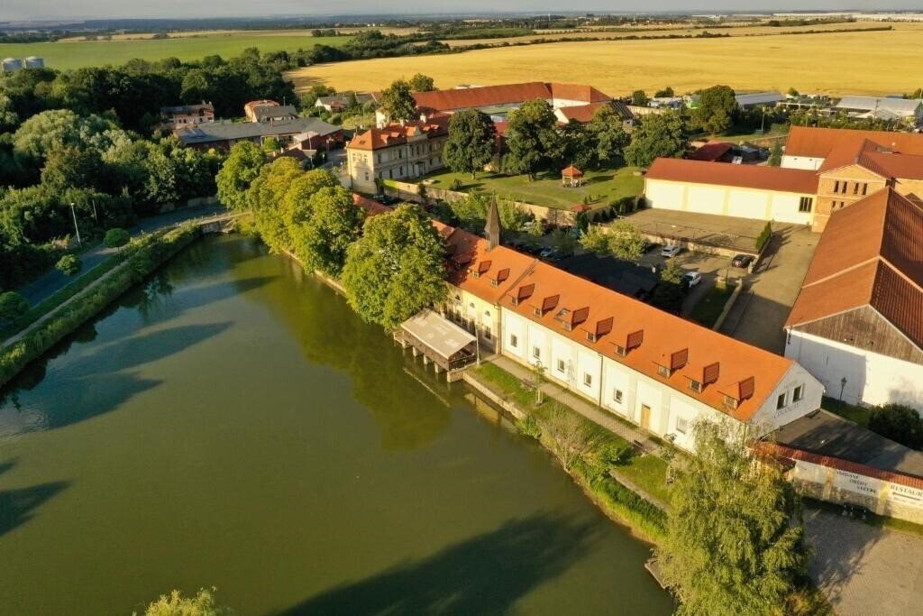 Отель Certousy 3*
