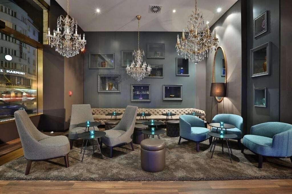 Отель Motel One Praha 3*