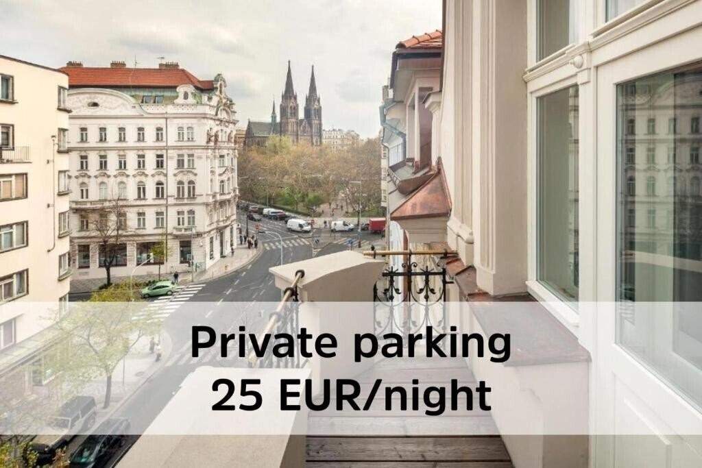 Готель Elizabeth Suites 4*