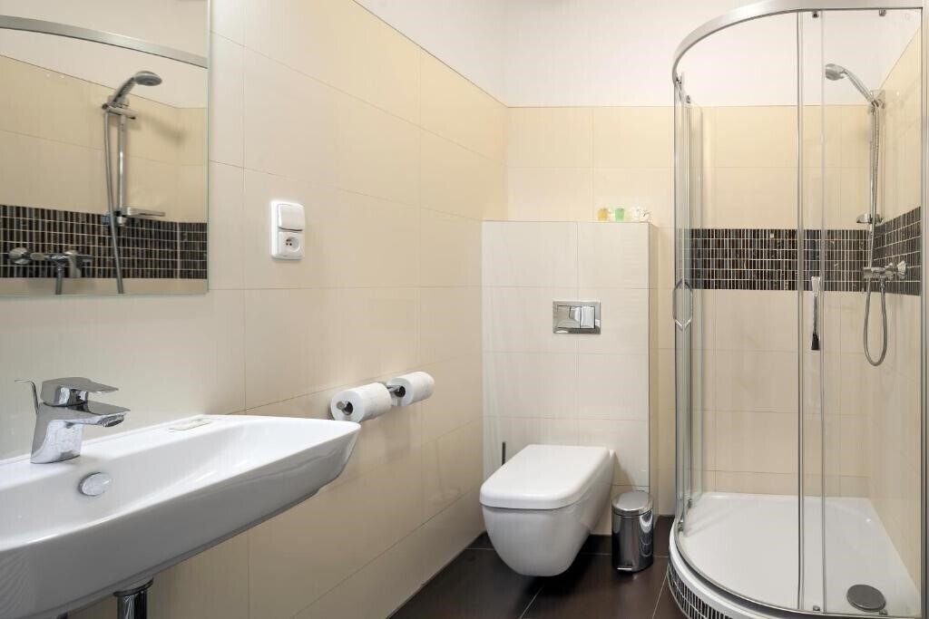 Фотографія Elizabeth Suites 4*