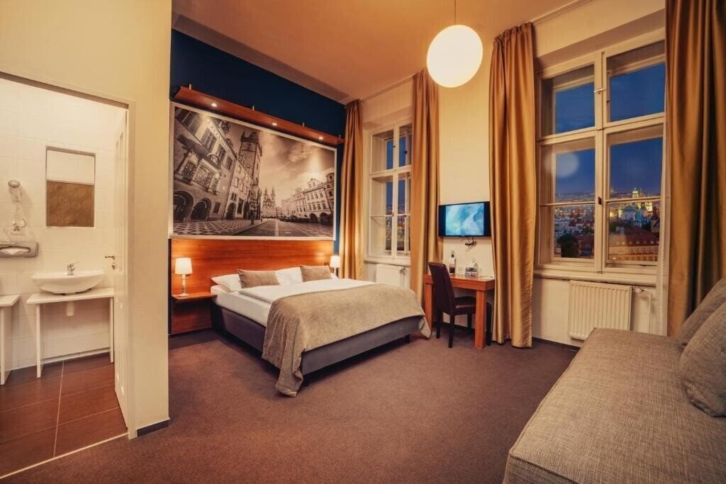 Картинка Metropolitan Old Town Hotel 3*