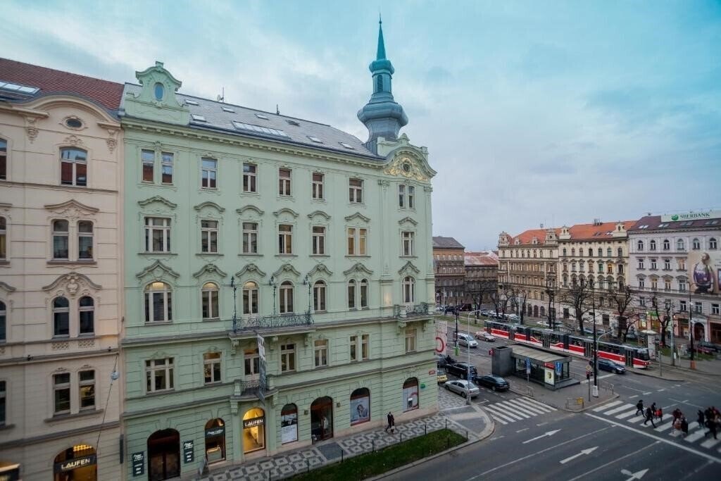 Готель Vinohradsky Dum Apartment 4*