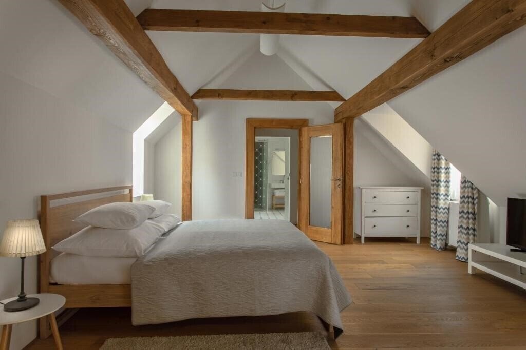 Фото At The White Lily Hotel 4*