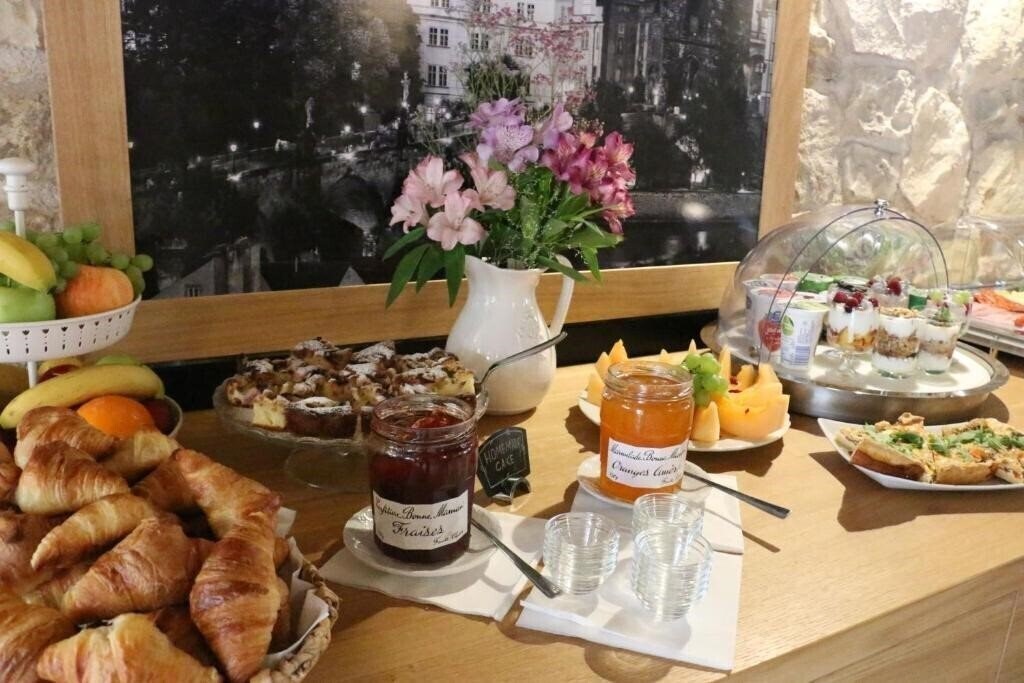Картинка At The White Lily Hotel 4*