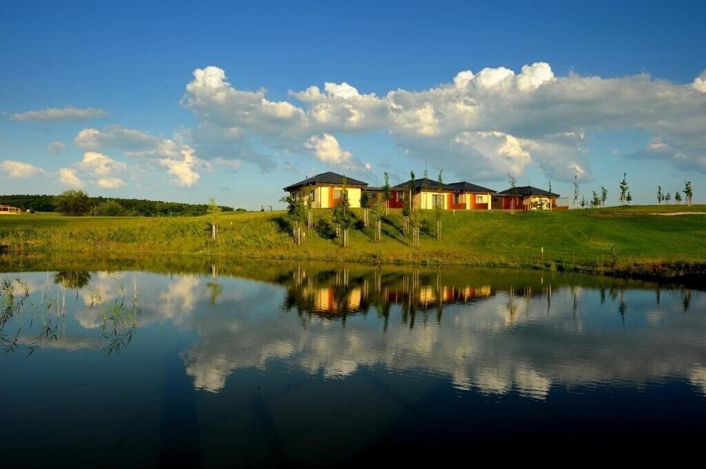 Готель Black Bridge Hotel Apartment 4*