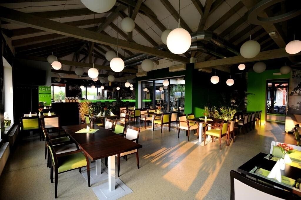Фотографія Black Bridge Hotel Apartment 4*
