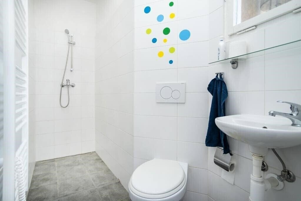 Фотографія Bright Spacious Apartment 4*