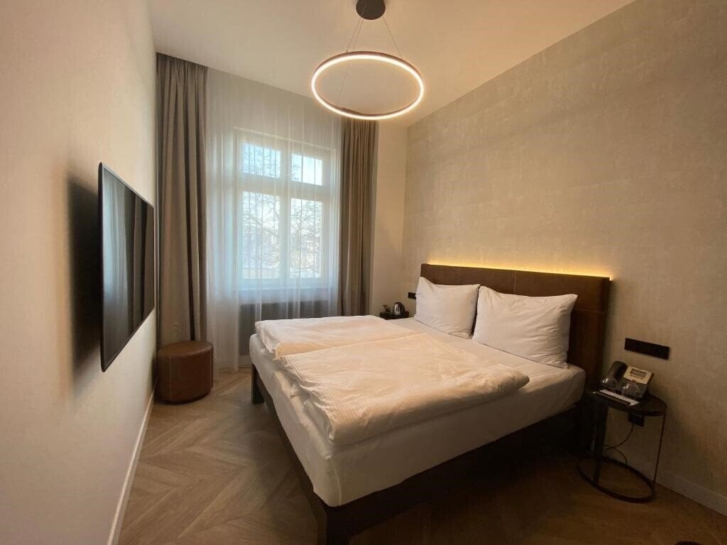 Фото Chevron Design Hotel Prague 4*