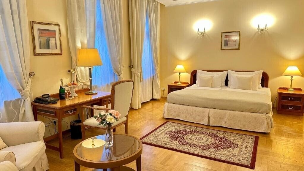Готель Fleur De Lis Hotel 4*