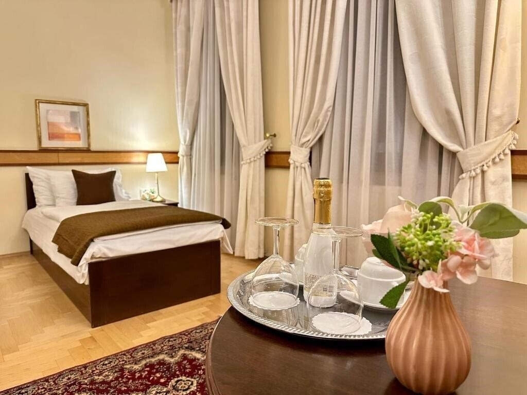 Фото Fleur De Lis Hotel 4*