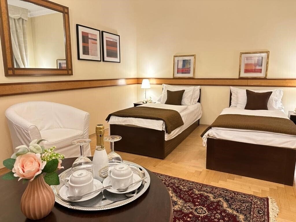 Фотографія Fleur De Lis Hotel 4*